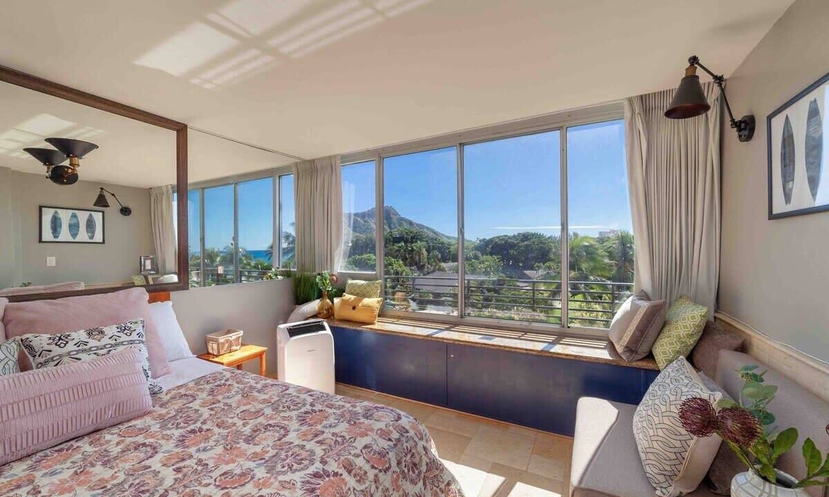 Photo of Bedroom in Waikiki