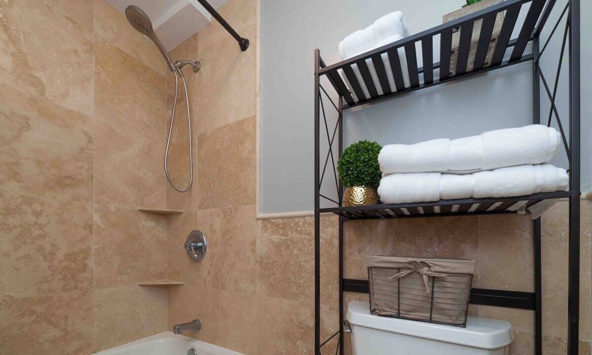 Photo of Bathroom in Waikiki