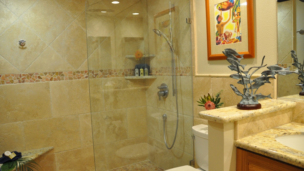 Photo of Bathroom in Maalaea