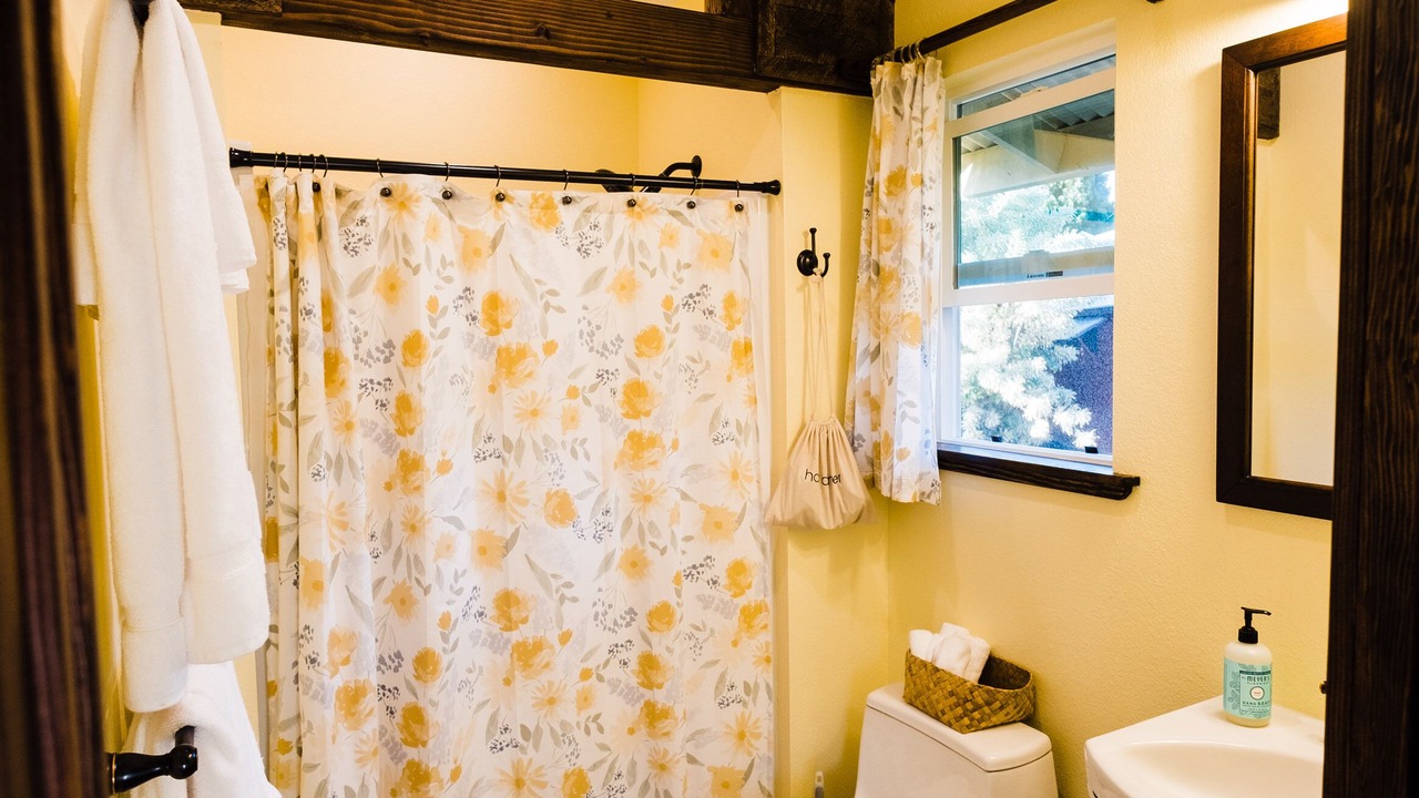 Photo of Bathroom in Hakalau