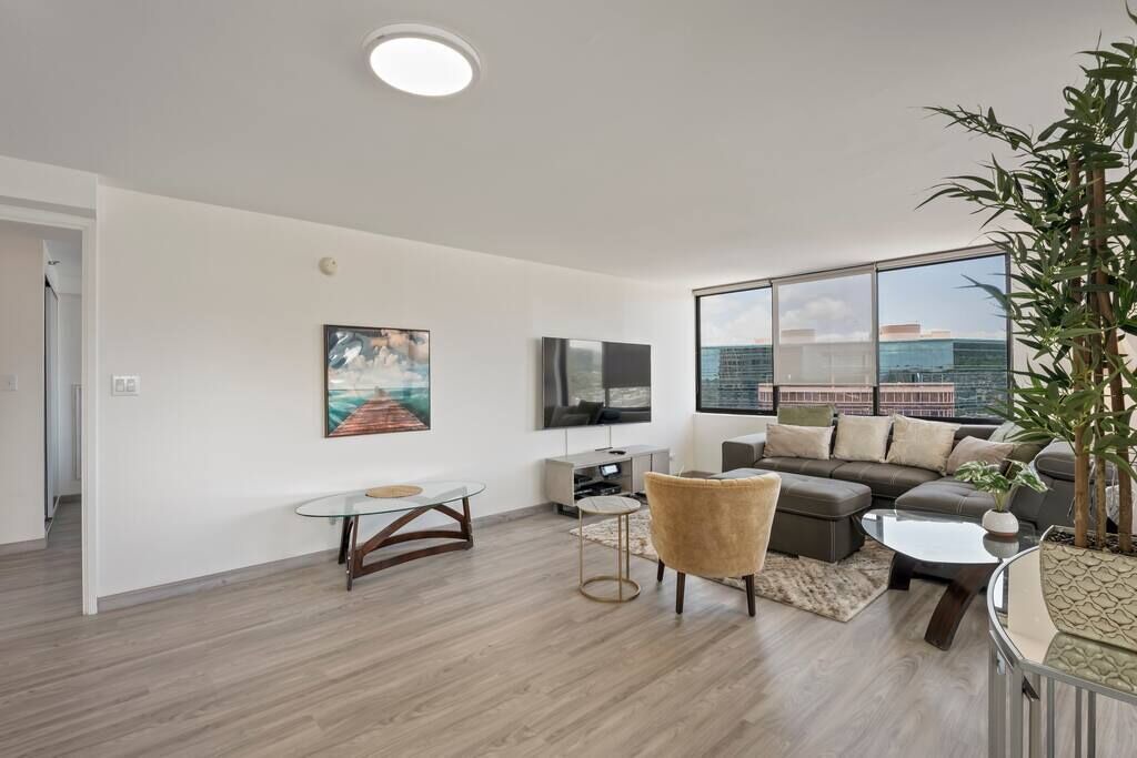 Photo of Livingroom in Waikiki