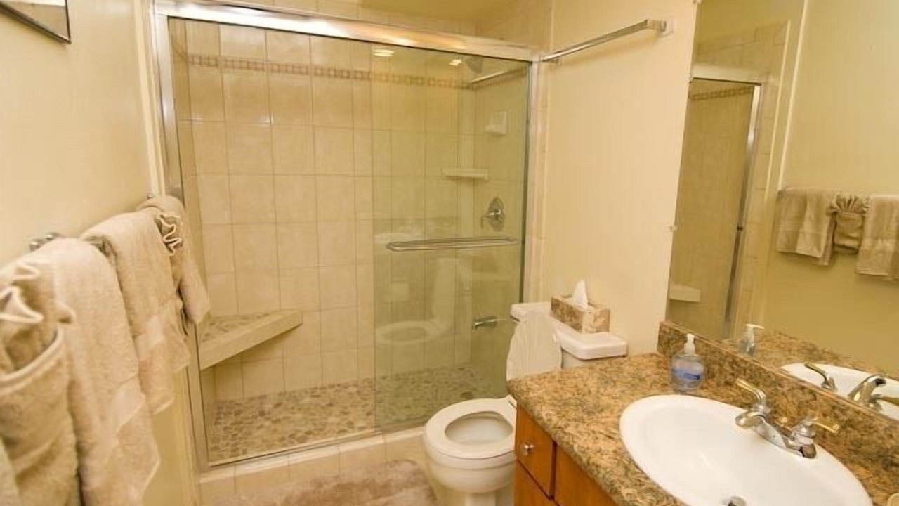 Photo of Bathroom in Maalaea