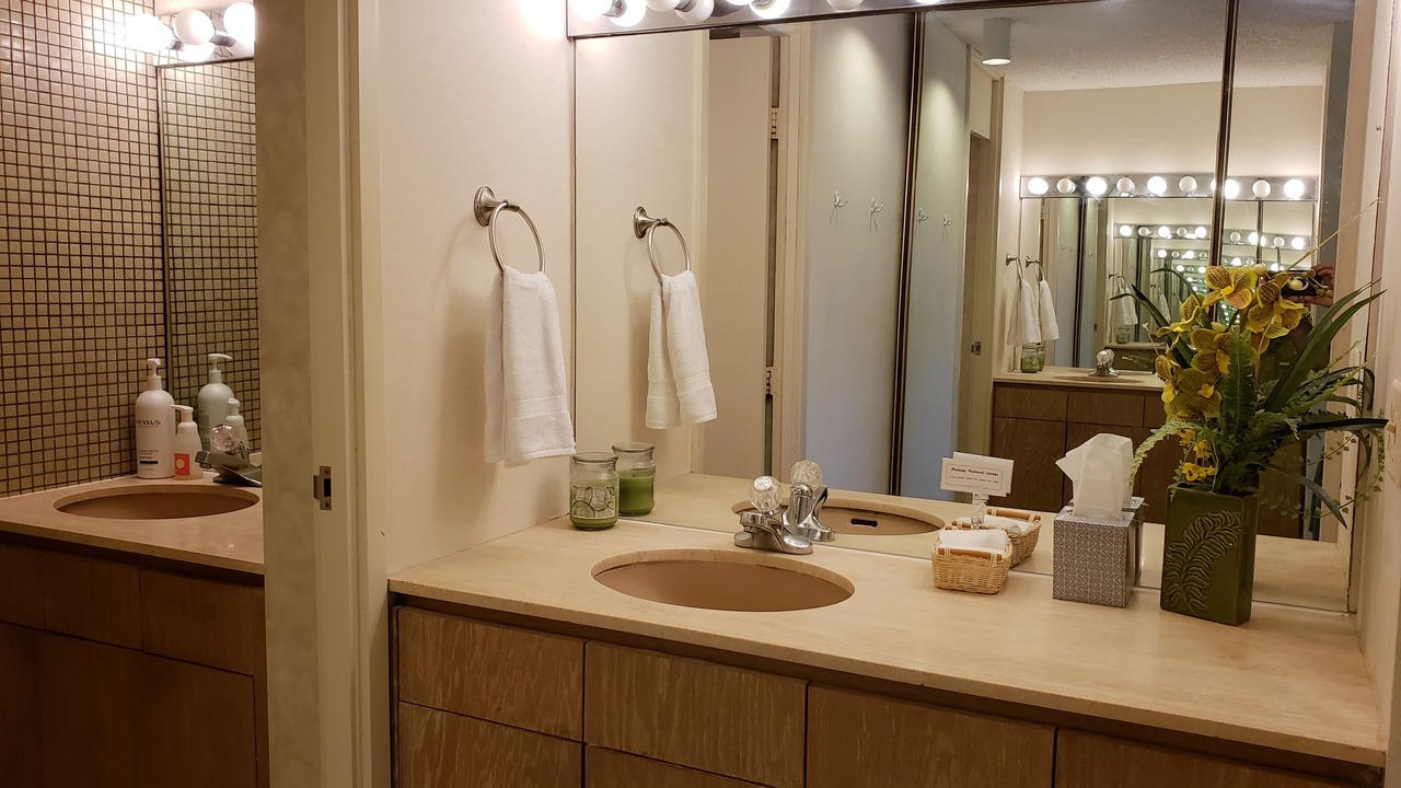 Photo of Bathroom in McCully - Moiliili