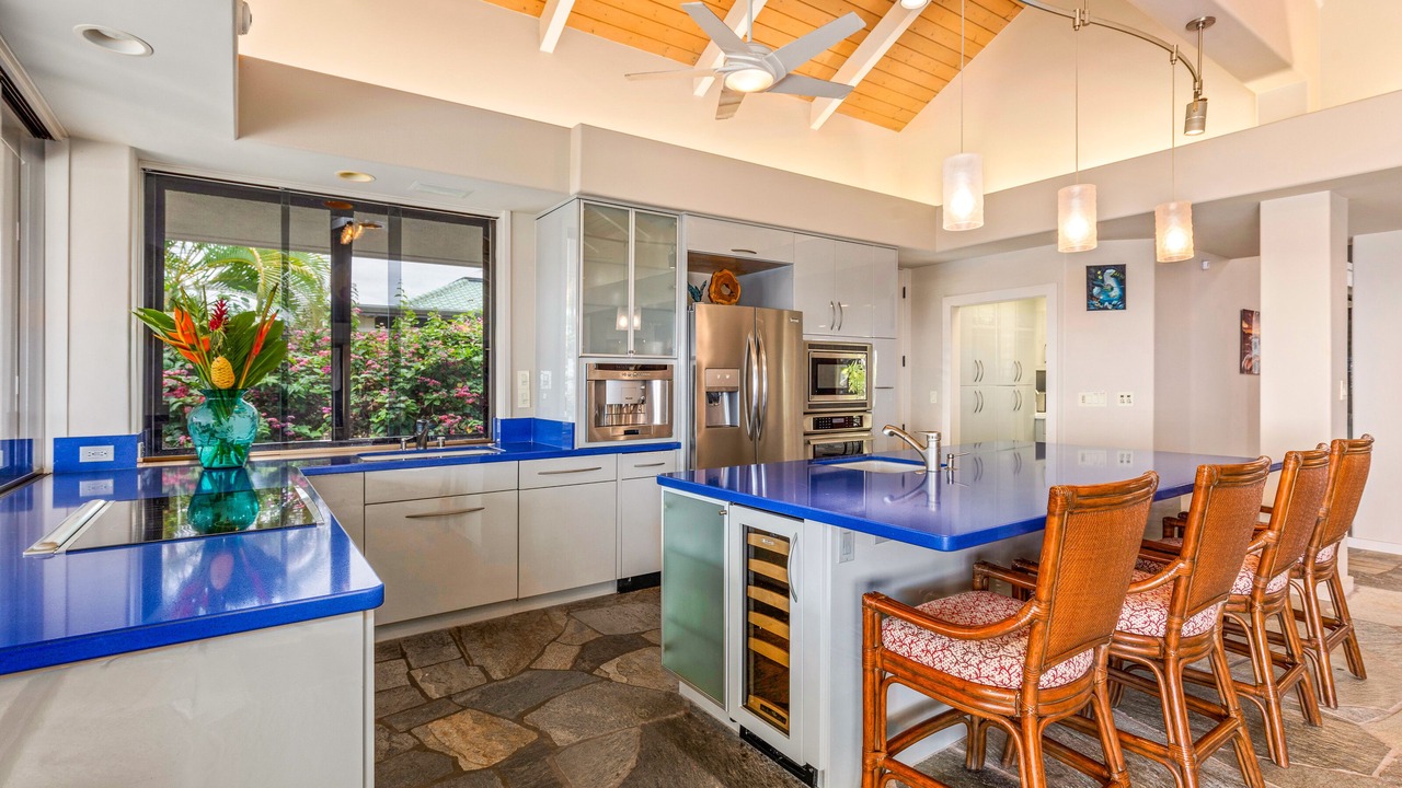 Photo of Kitchen in Kahaluu-Keauhou