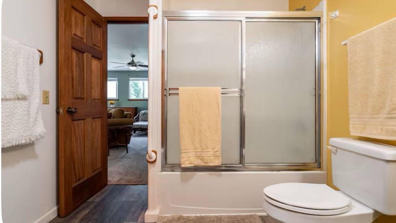 Photo of Bathroom in Papaikou