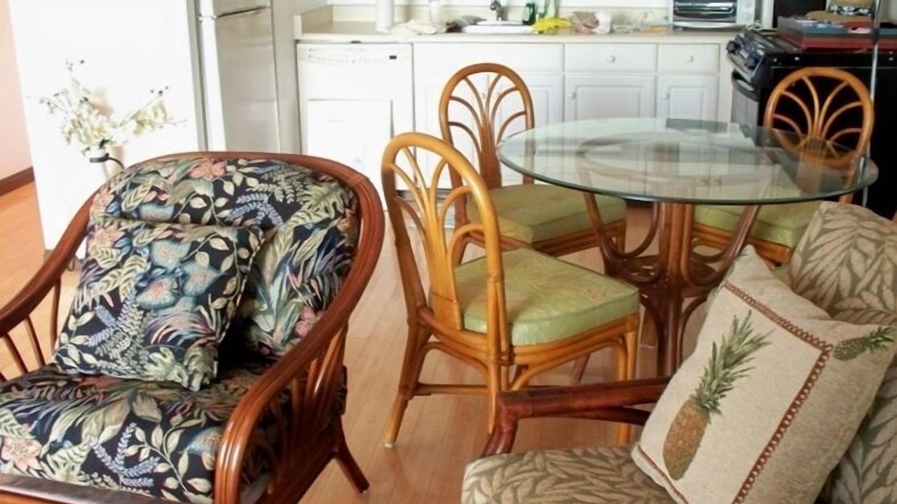 Photo of Bedroom in Historic Lahaina Front Street