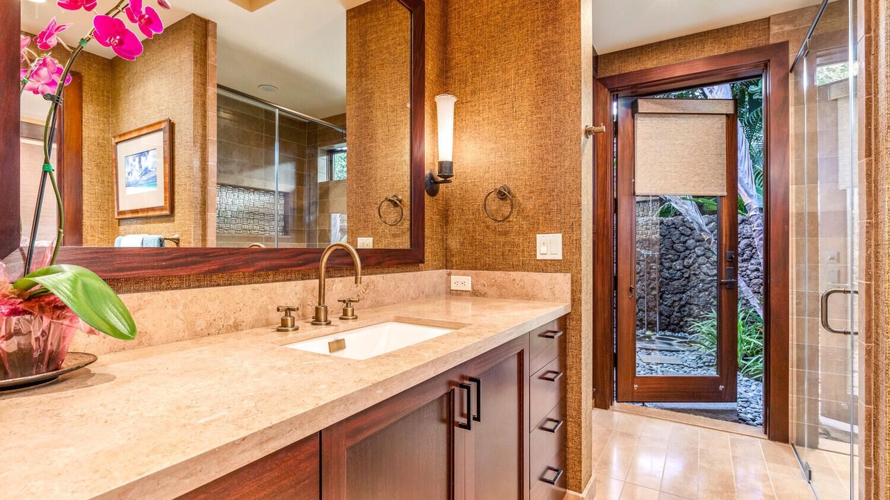 Photo of Bathroom in Kaupulehu