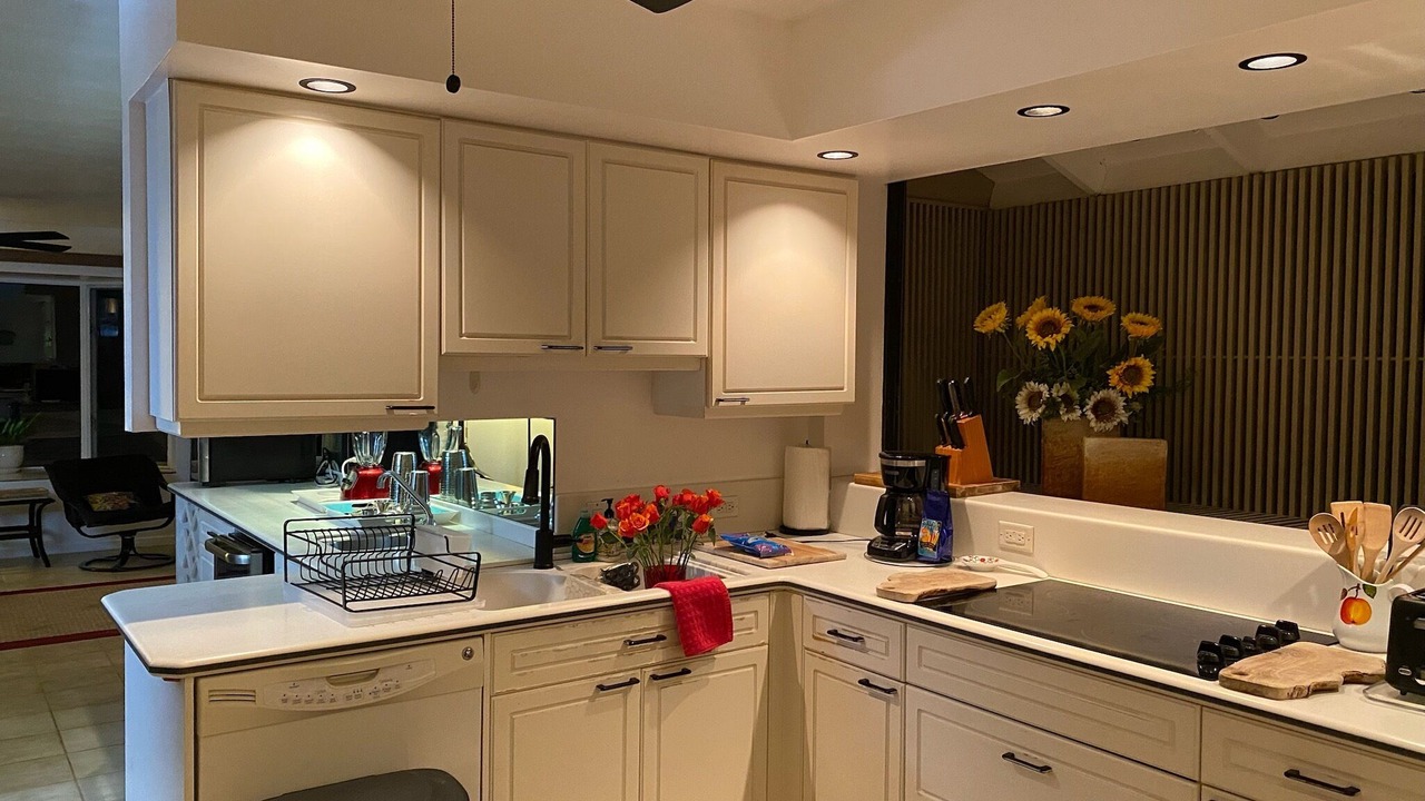 Photo of Kitchen in Waialae Iki Ridge