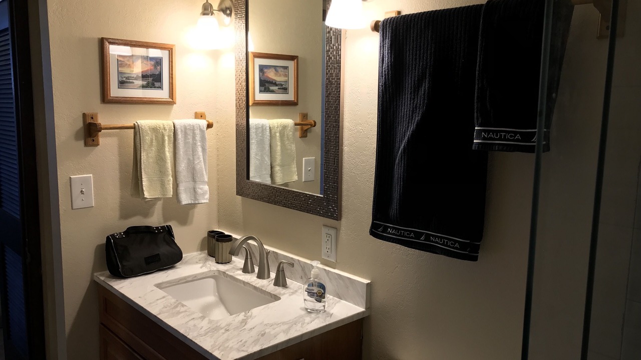 Photo of Bathroom in Keauhou