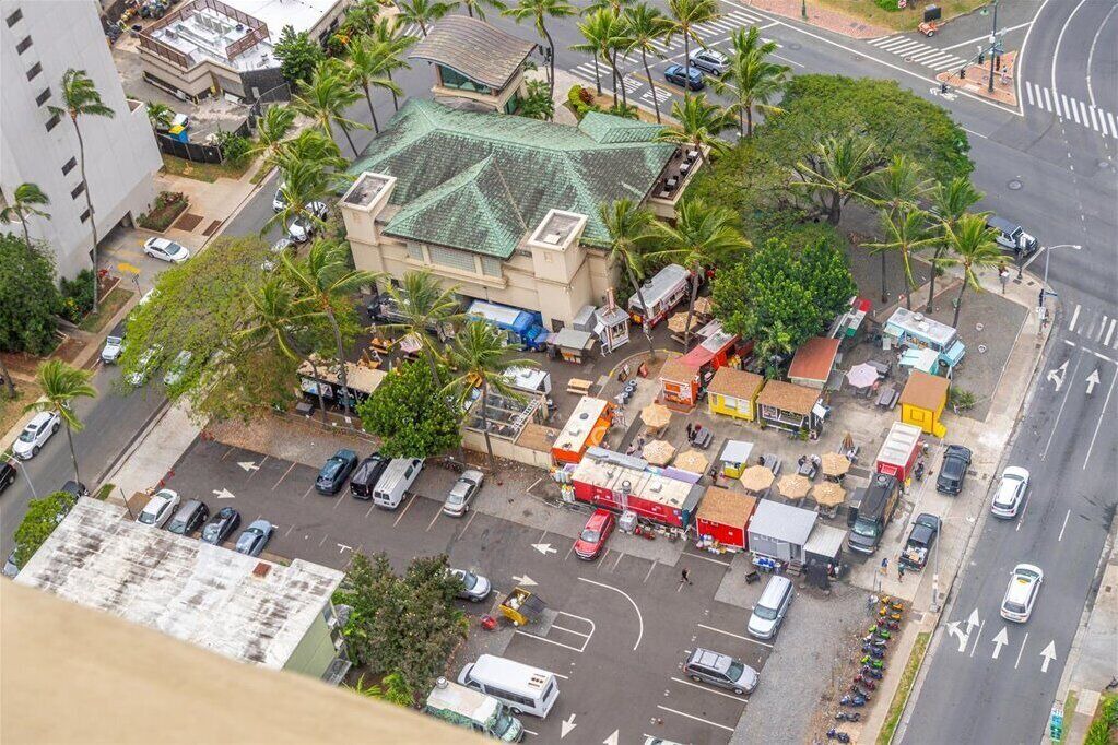 Photo of Outdoor in McCully - Moiliili