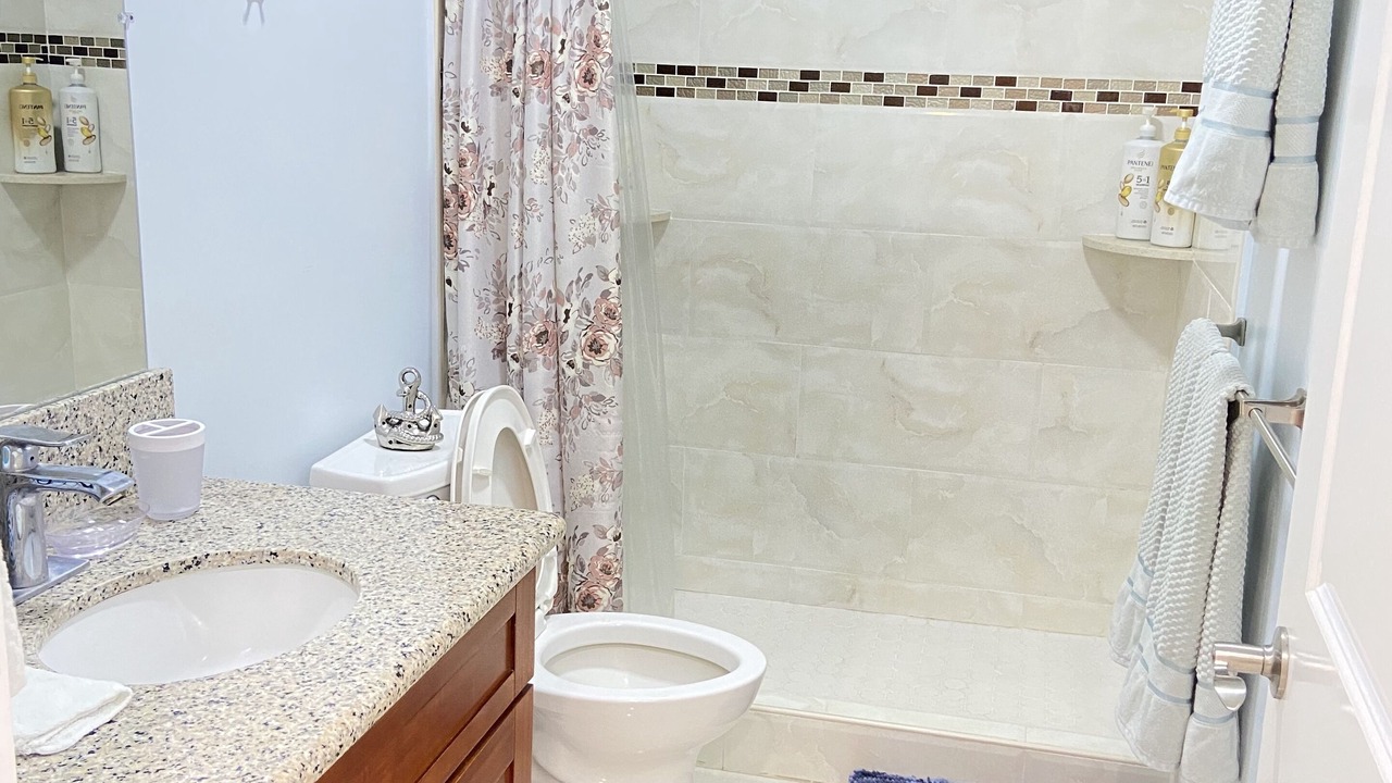 Photo of Bathroom in Liliha - Kapalama