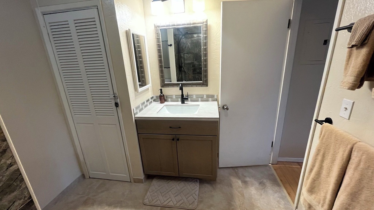 Photo of Bathroom in Punaluu