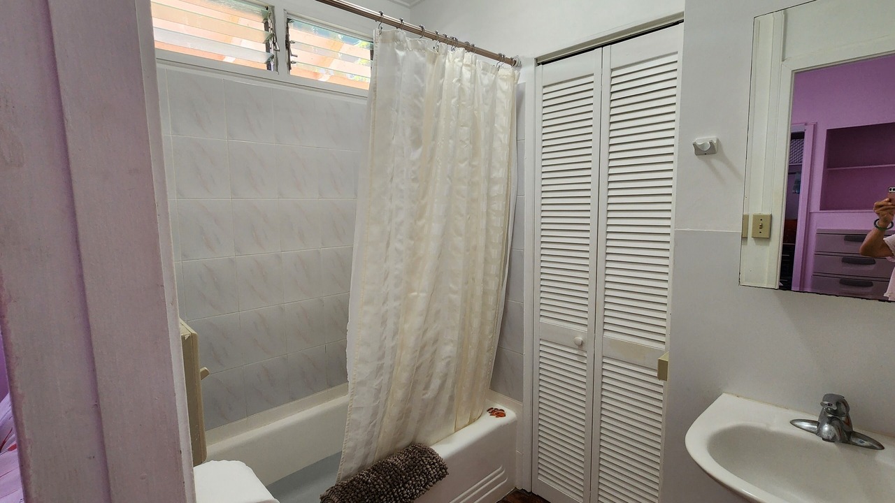 Photo of Bathroom in McCully - Moiliili