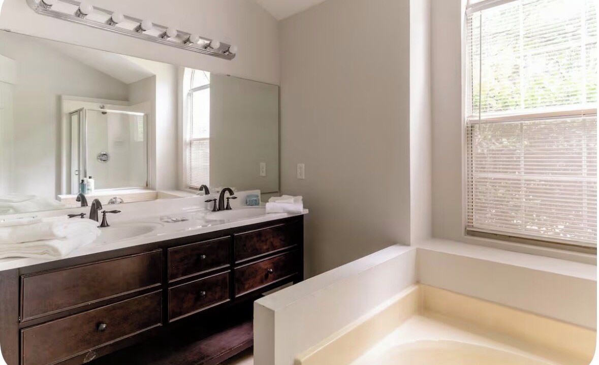 Photo of Bathroom in Southwestern