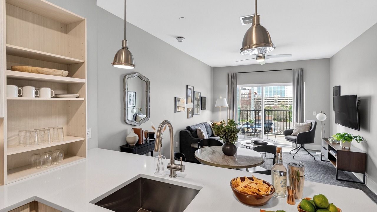 Photo of Livingroom in Hillsboro West End