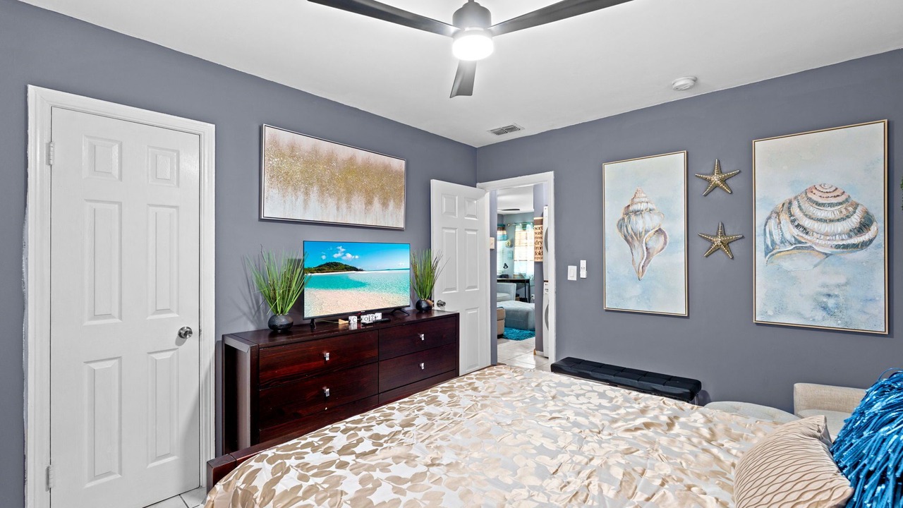 Photo of Bedroom in Riviera Beach