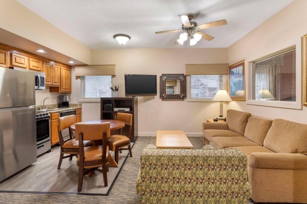 Photo of Livingroom in Pittman Center