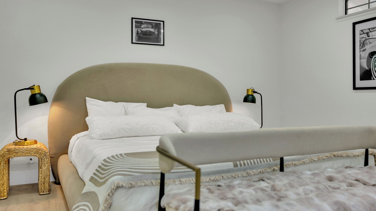 Photo of Bedroom in Enterprise