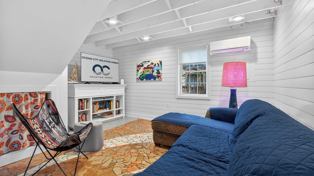 Photo of Livingroom in Caine Woods