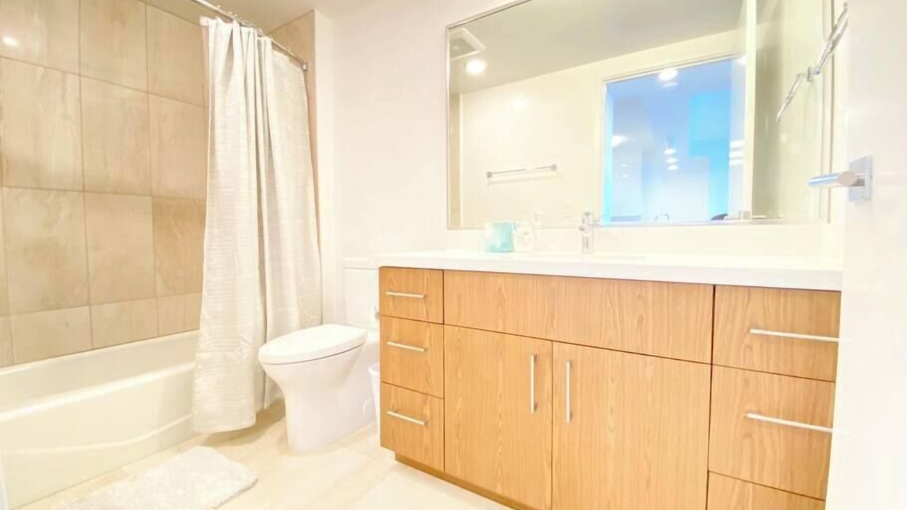 Photo of Bathroom in Ala Moana
