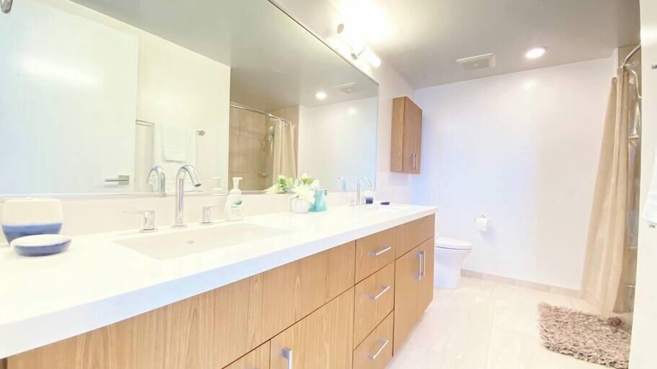 Photo of Bathroom in Ala Moana