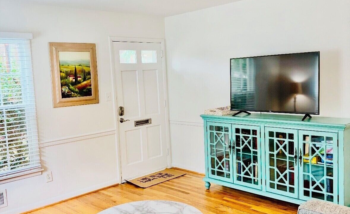 Photo of Livingroom in Piedmont Heights