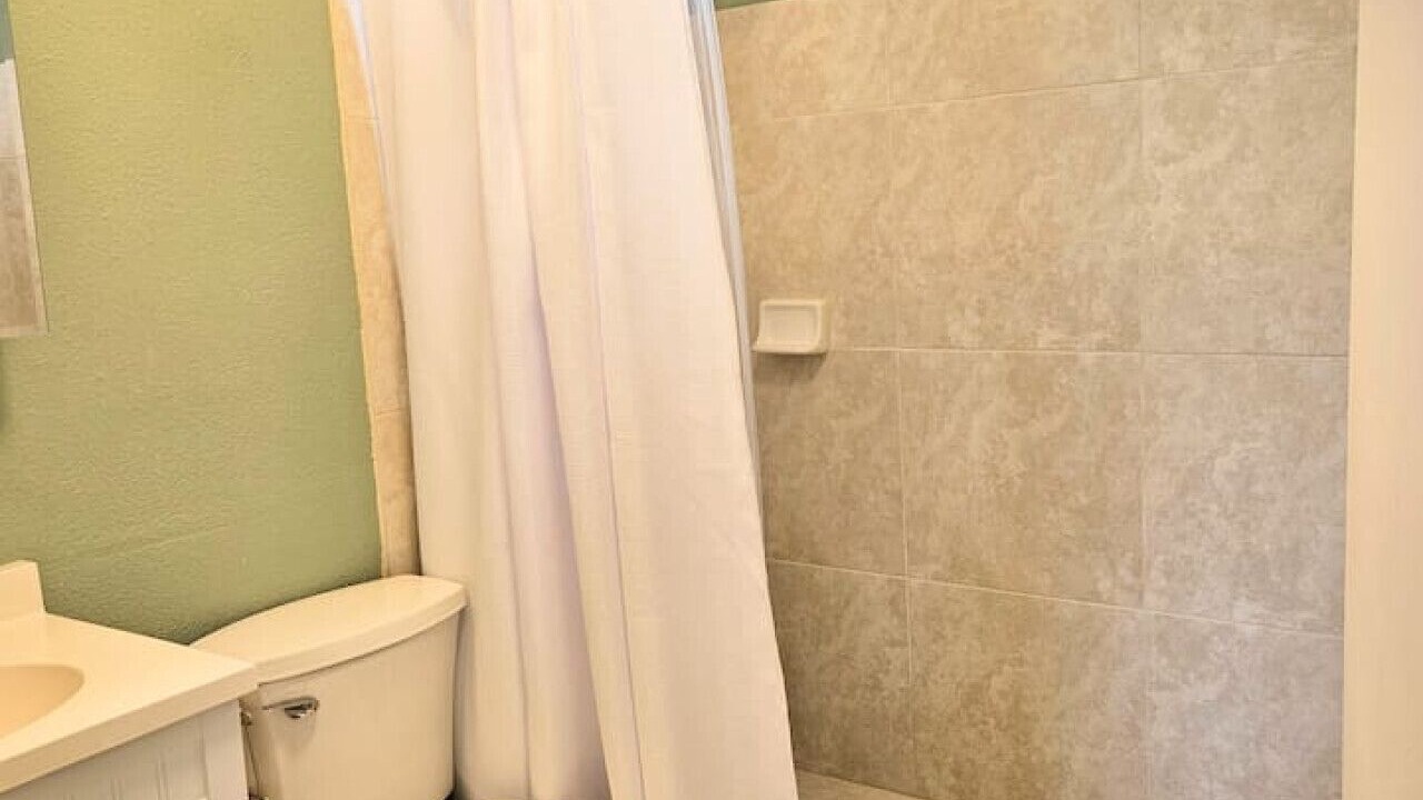 Photo of Bathroom in Punaluu