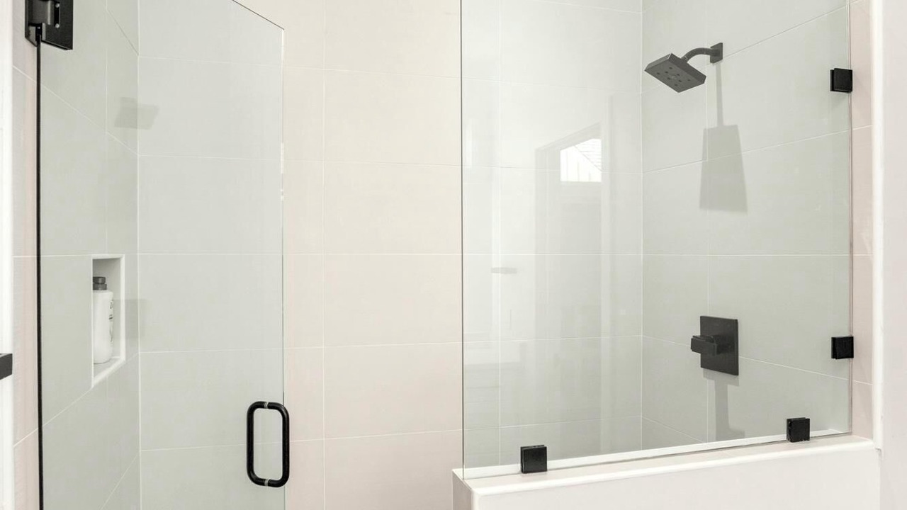 Photo of Bathroom in Hurwood Heights