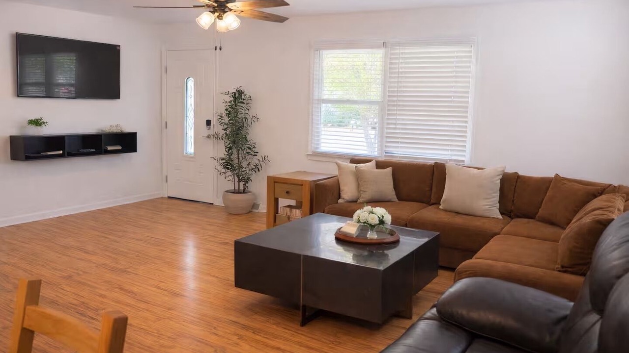 Photo of Livingroom in Newport News