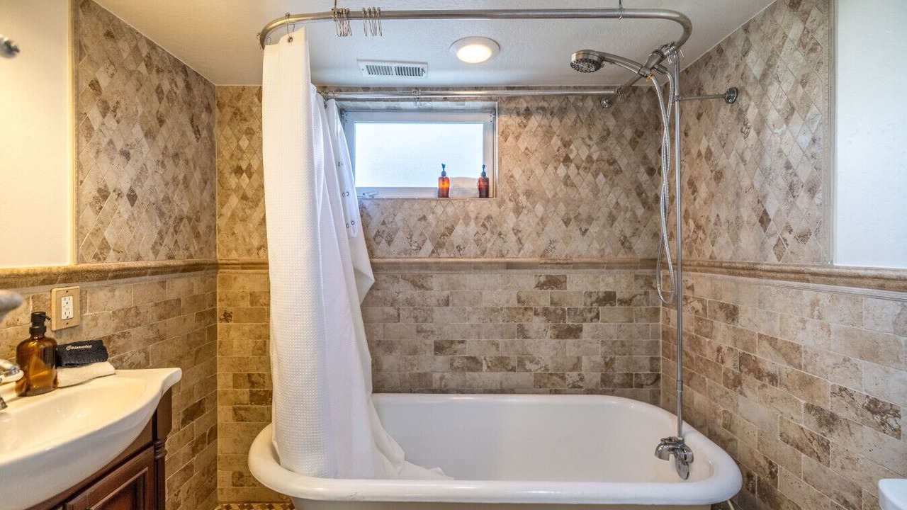 Photo of Bathroom in Canyon Rim