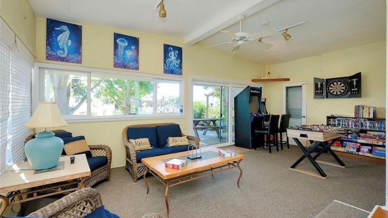 Photo of Livingroom in Edgewater