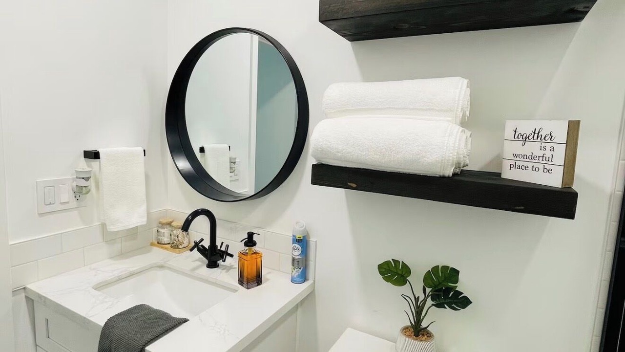 Photo of Bathroom in East Los Angeles