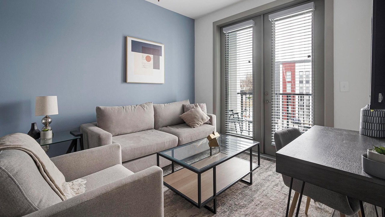 Photo of Livingroom in Hurwood Heights