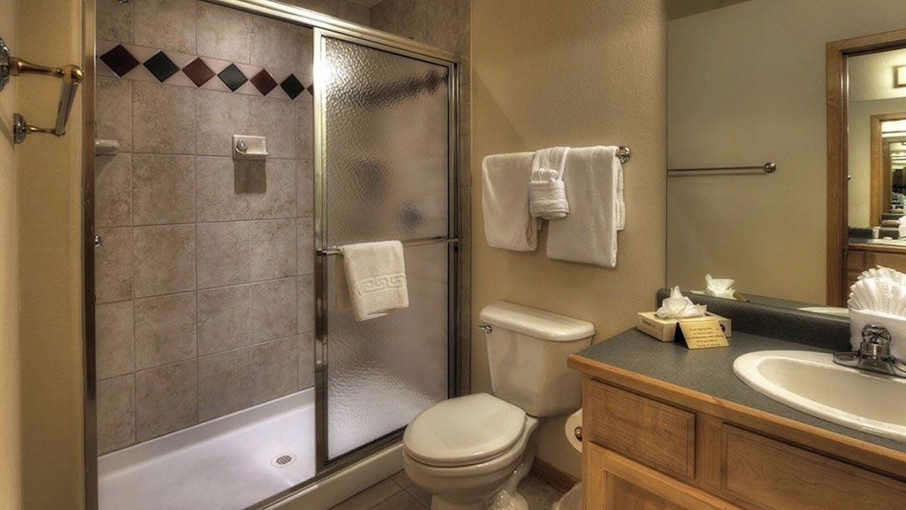 Photo of Bathroom in Four O'Clock