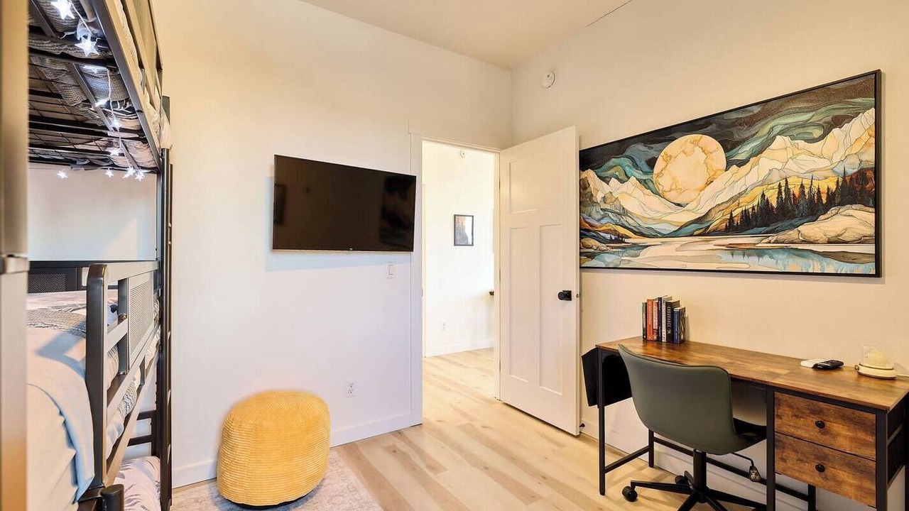 Photo of Bedroom in Diamond Ridge