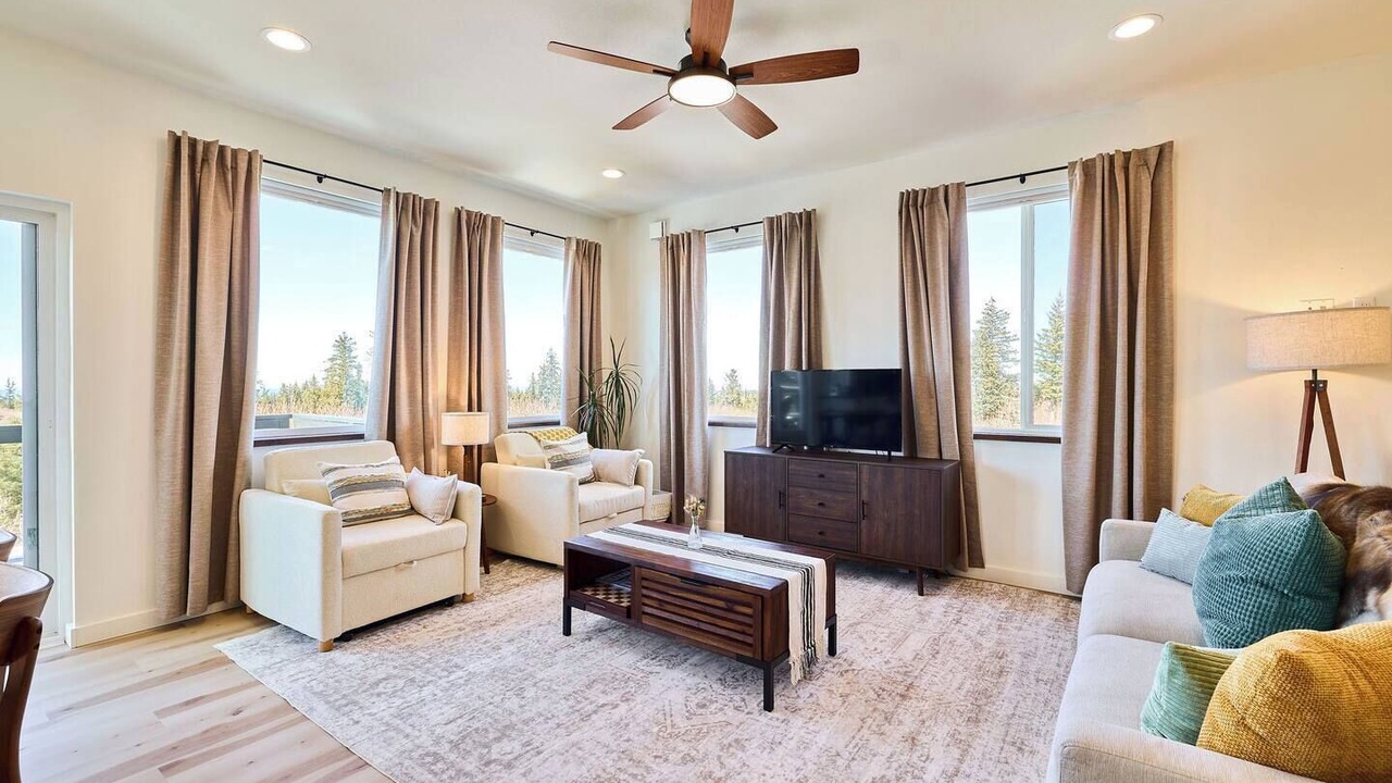 Photo of Livingroom in Diamond Ridge