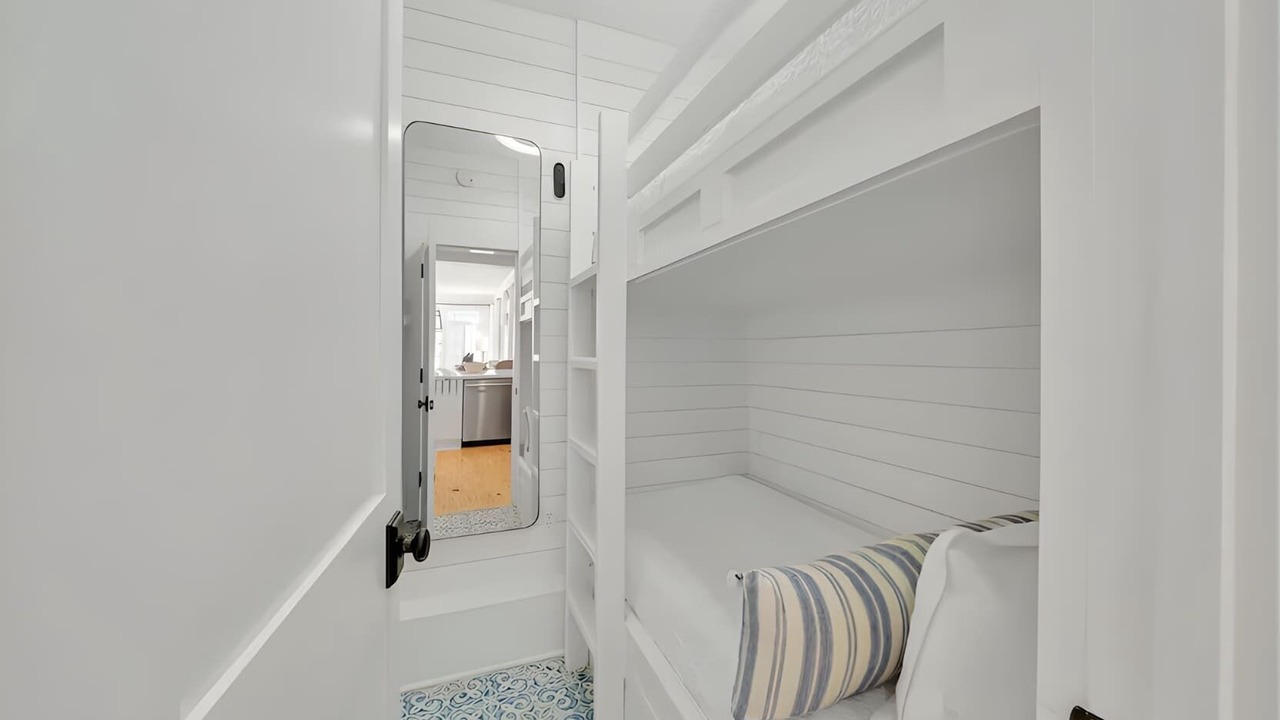 Photo of Bedroom in Beach District
