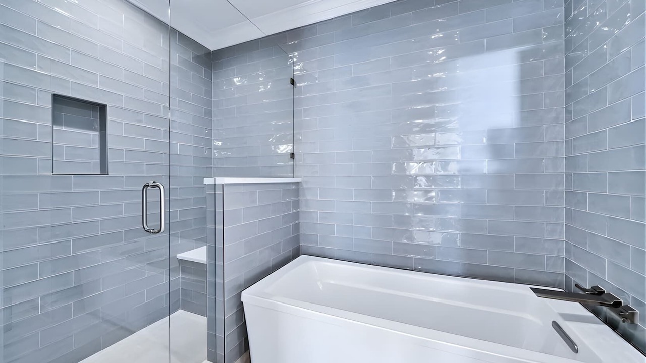 Photo of Bathroom in Beach District