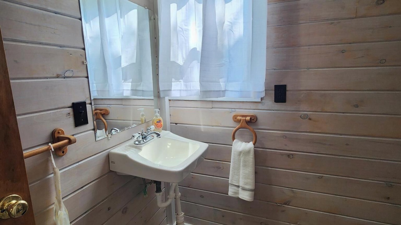 Photo of Bathroom in Brownville