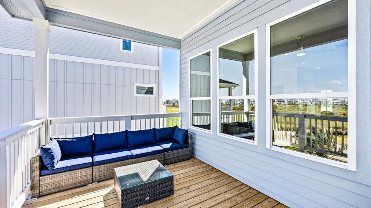Photo of Patio Balcony in Red Fish Cove
