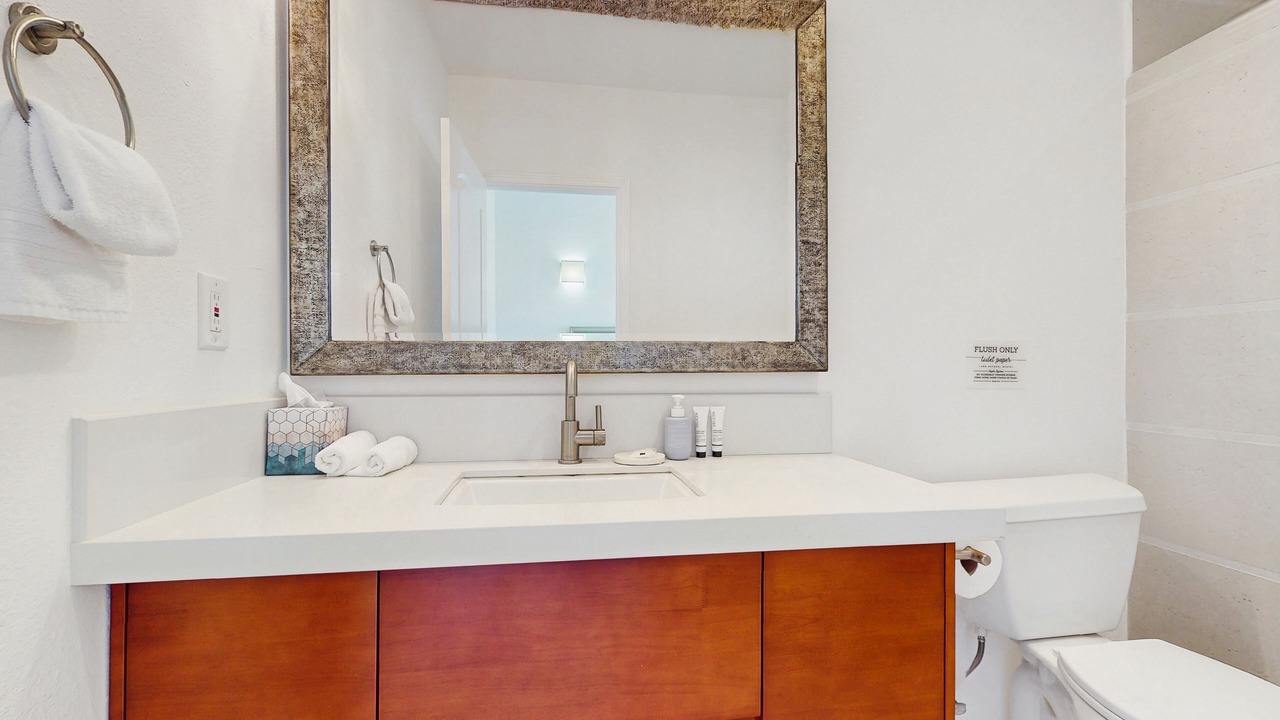 Photo of Bathroom in Makaha
