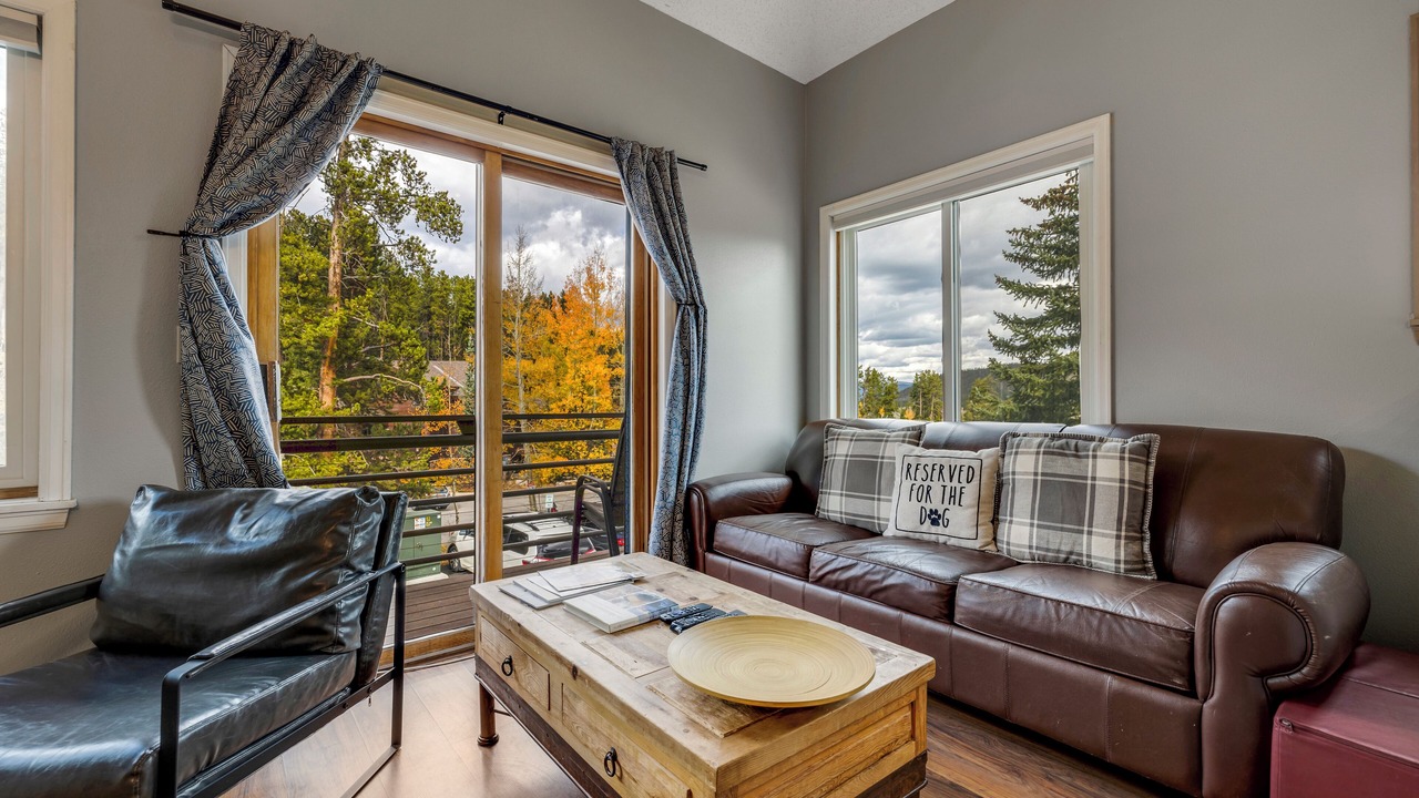 Photo of Livingroom in Four O'Clock