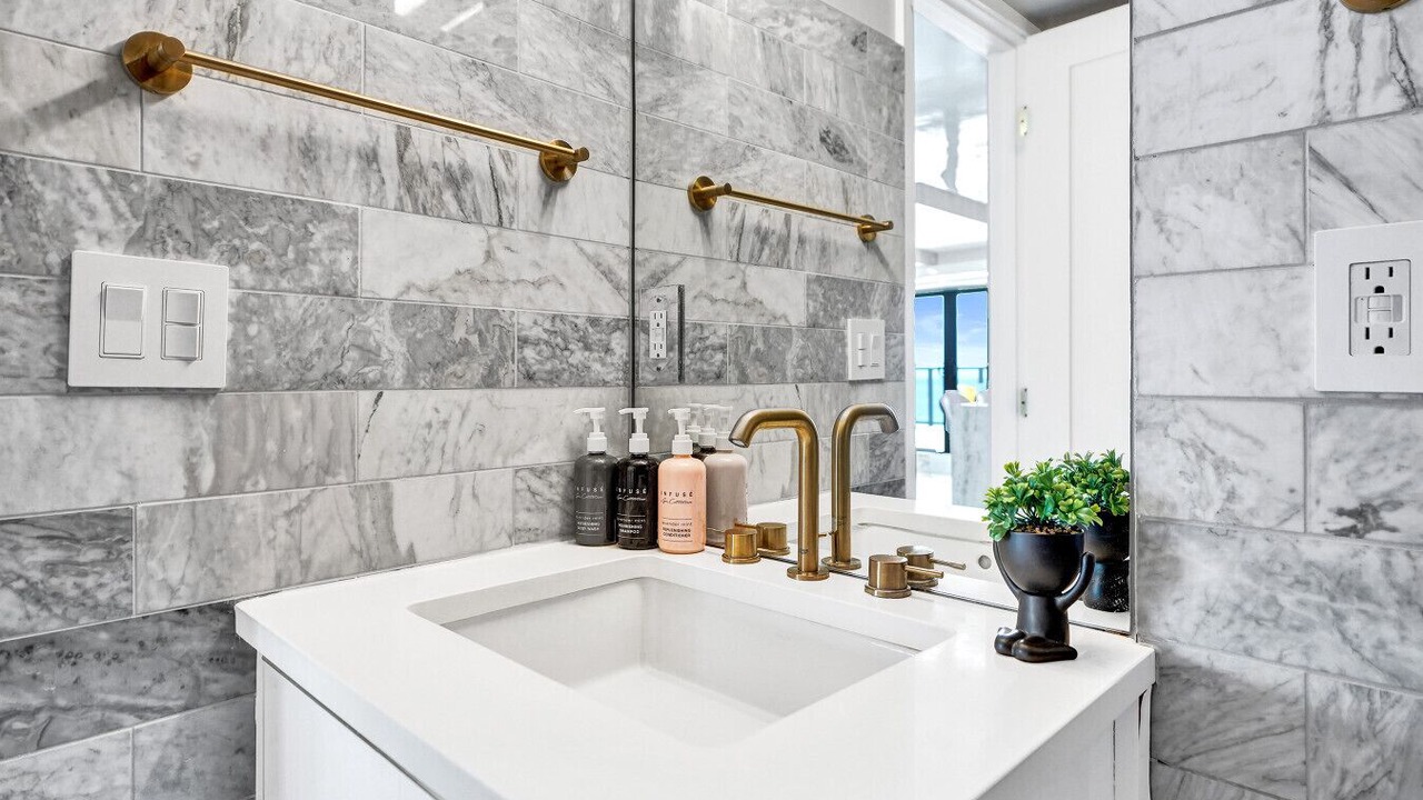 Photo of Bathroom in Mid Beach