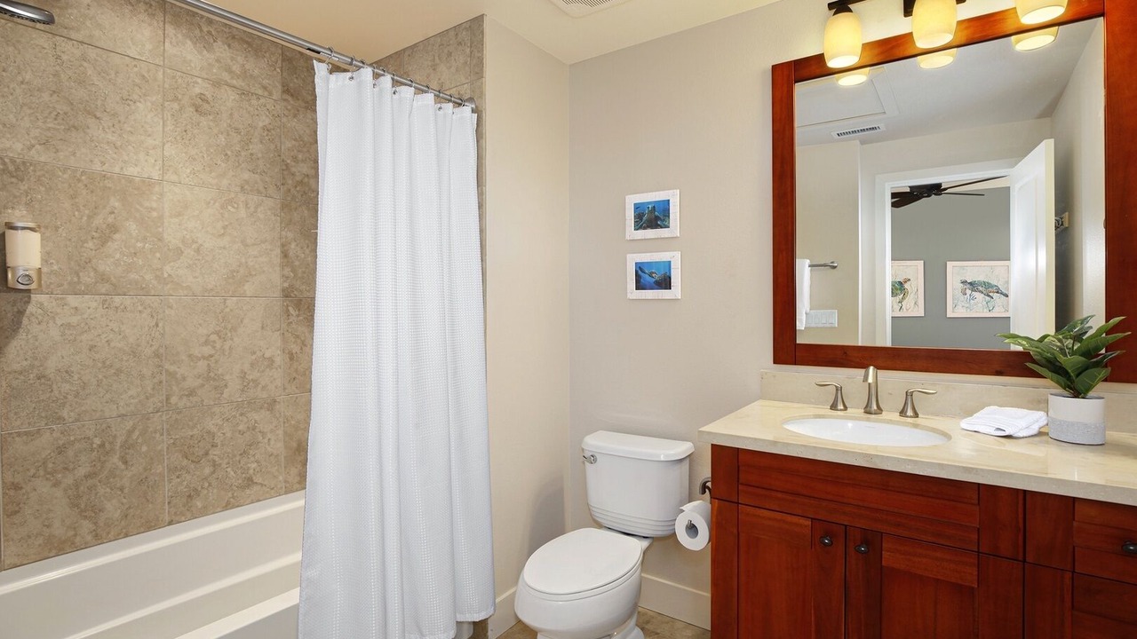 Photo of Bathroom in Poipu