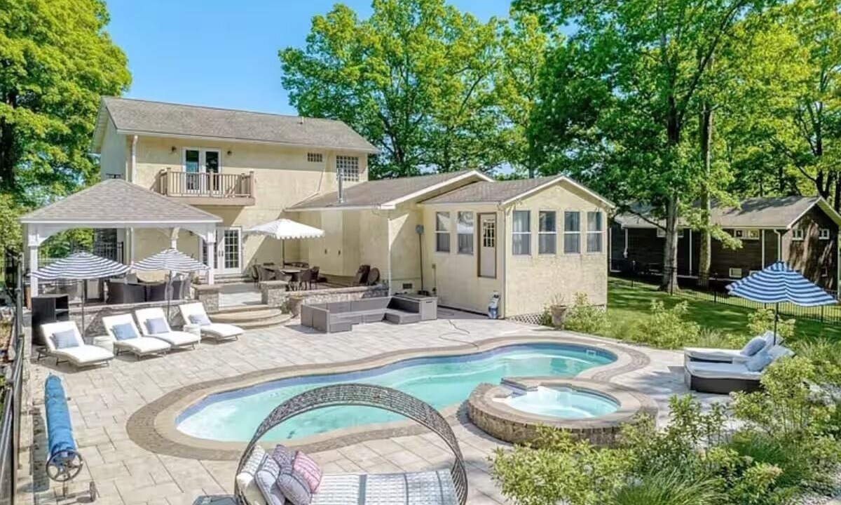 Photo of Outdoor in Kingston