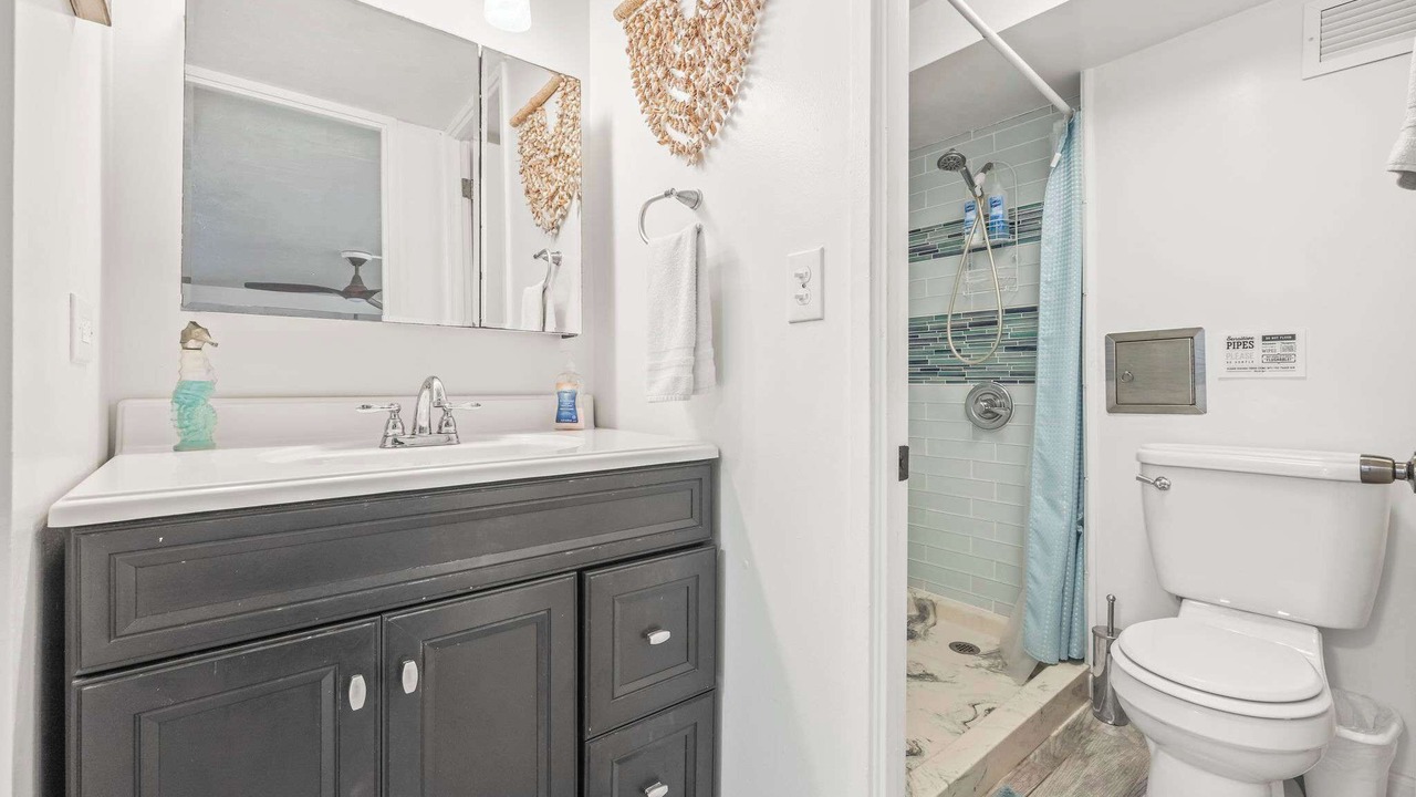 Photo of Bathroom in Punaluu