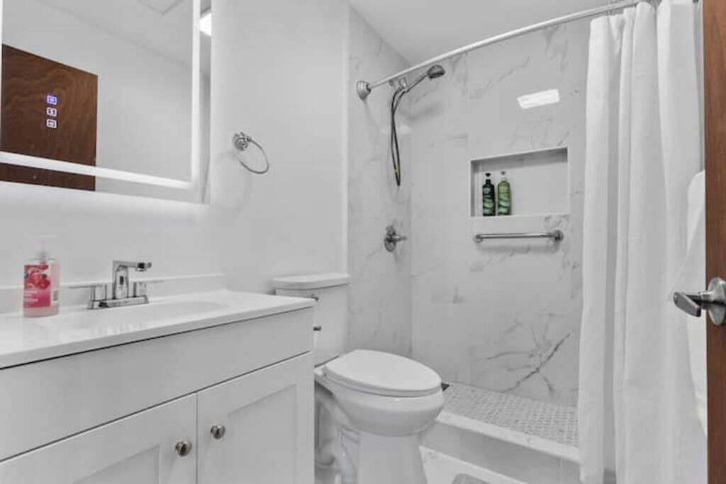 Photo of Bathroom in Kona Palisades