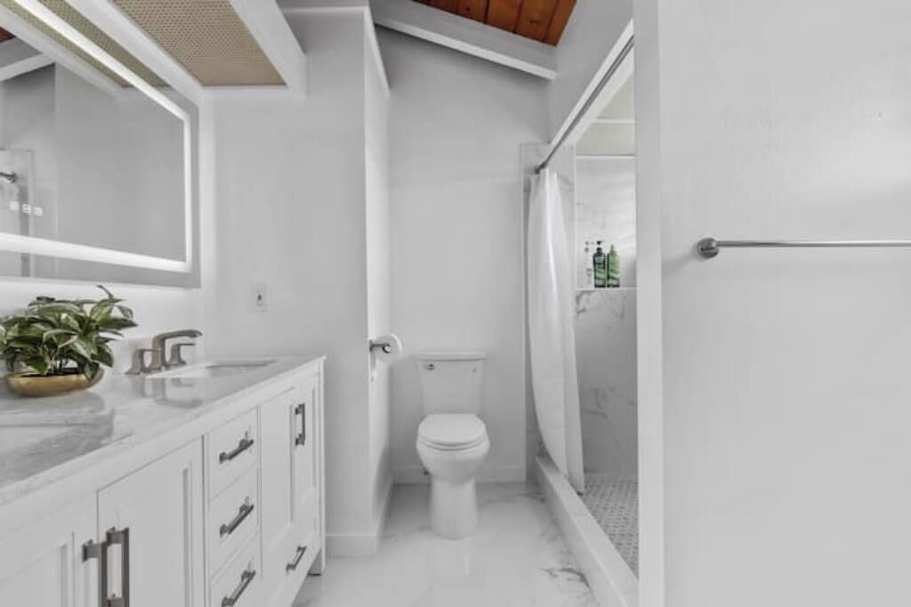 Photo of Bathroom in Kona Palisades