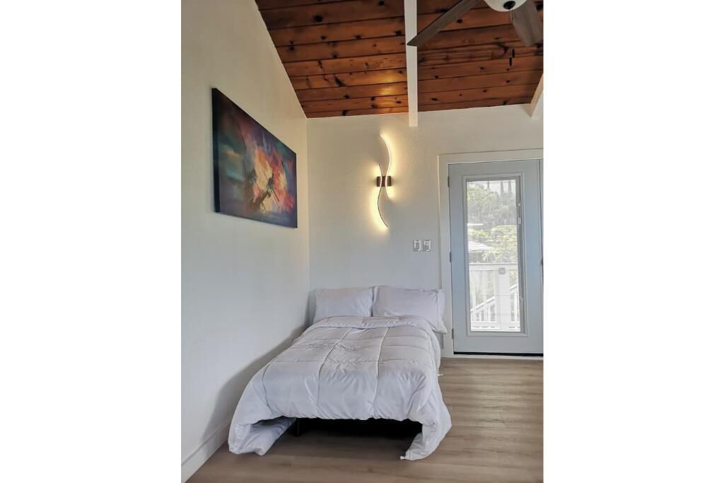 Photo of Bedroom in Kona Palisades