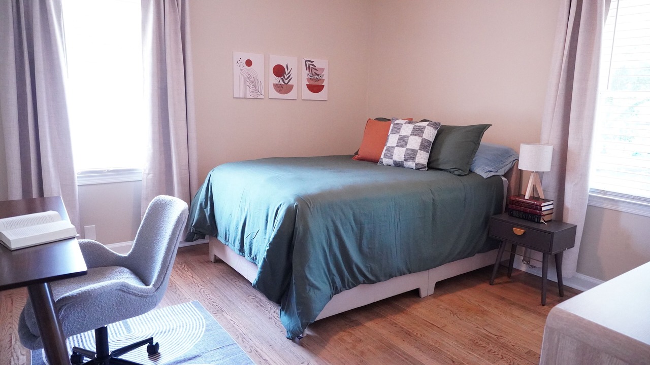 Photo of Bedroom in Candler-McAfee